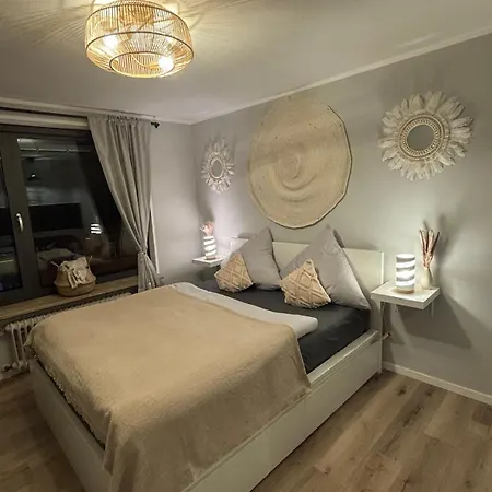 Apartment Bohemian Chic Selfie - Station