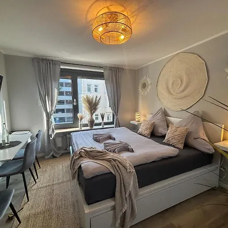 Bohemian Chic Selfie - Station Apartment Munich