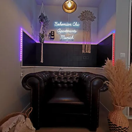 Bohemian Chic Selfie - Station Apartment