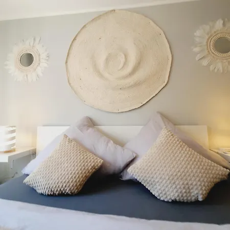 Bohemian Chic Selfie - Station Apartment Munich